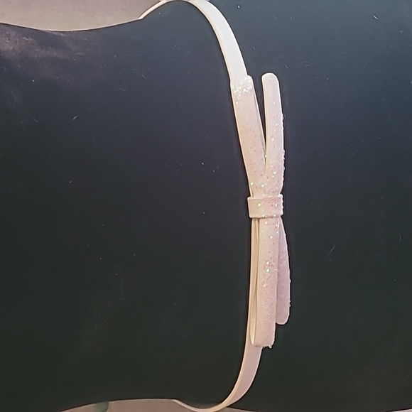 Free with any bundle! Lilly Pulitzer white patent leather belt with bow - Picture 3 of 11